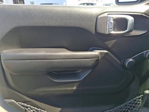 Used 2022 Jeep Wrangler Sport AWD/4WD image 12