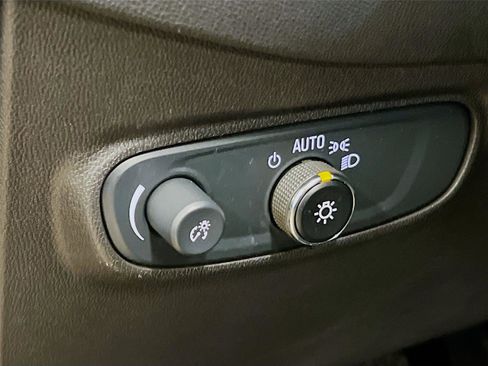 Used 2024 Chevrolet Equinox LT image 18