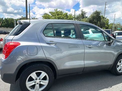 Used 2020 Chevrolet Trax LS FWD image 9