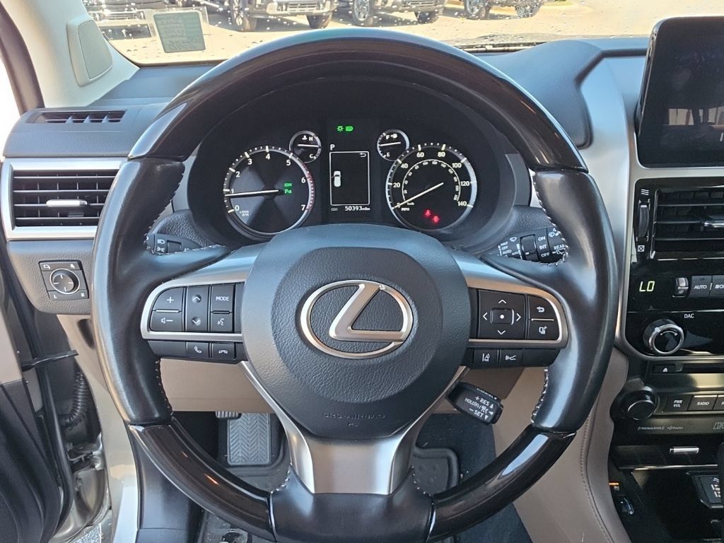 Used 2023 Lexus GX 460 Premium w/ Accessory Package AWD/4WD image 18
