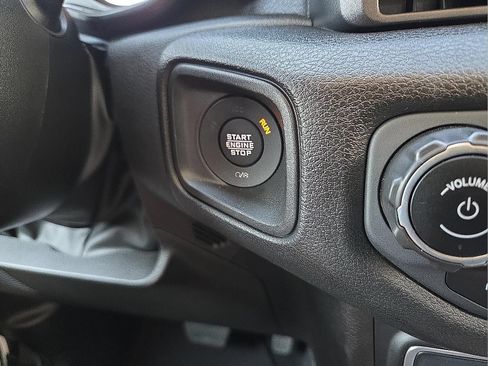 Used 2025 Jeep Gladiator Sport AWD/4WD image 20
