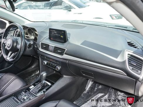 Used 2018 MAZDA MAZDA3 Touring FWD image 34