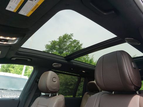 Certified 2023 Mercedes-Benz GLS 580 4MATIC image 25