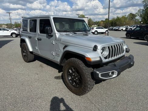 Used 2024 Jeep Wrangler Sahara w/ Safety Group image 9