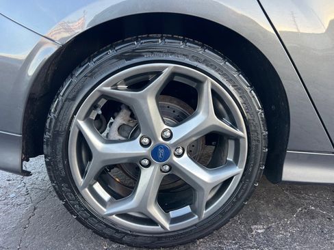 Used 2017 Ford Focus ST w/ Equipment Group 402A image 39