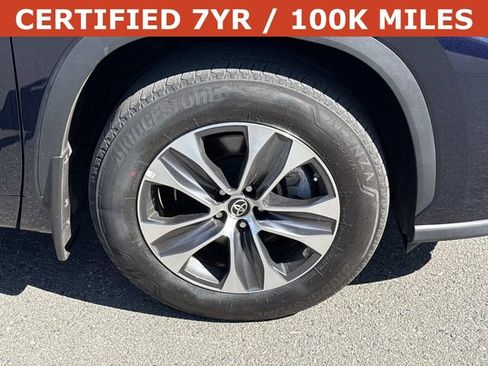 Used 2023 Toyota Highlander XLE AWD/4WD image 7
