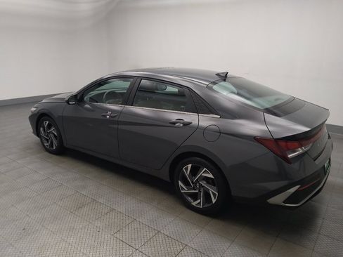 Used 2025 Hyundai Elantra SEL FWD image 3