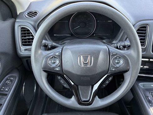 Used 2021 Honda HR-V EX image 11