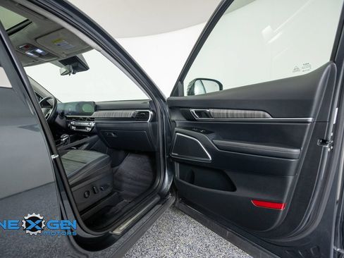 Used 2024 Kia Telluride SX Prestige w/ Towing Package AWD/4WD image 42