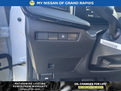 New 2026 Nissan Kicks SR AWD/4WD image 15