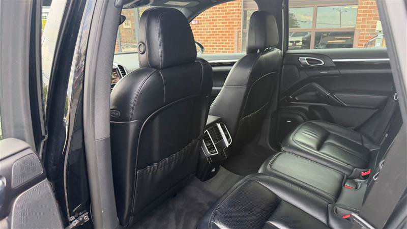 Used 2016 Porsche Cayenne AWD/4WD image 20