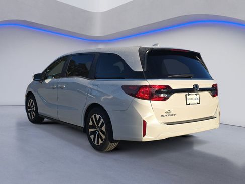 New 2026 Honda Odyssey EX-L image 3