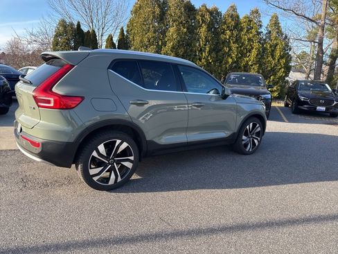 Used 2023 Volvo XC40 B5 Plus w/ Driver Assist Package AWD/4WD image 5