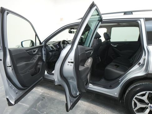 Used 2023 Subaru Forester Premium image 23