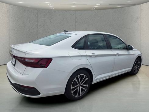 Used 2026 Volkswagen Jetta Sport FWD image 5