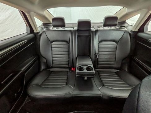 Used 2018 Ford Fusion SE w/ Fusion SE Technology Package image 20