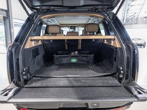 Used 2025 Land Rover Range Rover Autobiography AWD/4WD image 23