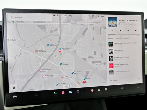 Used 2023 Tesla Model X Plaid image 39