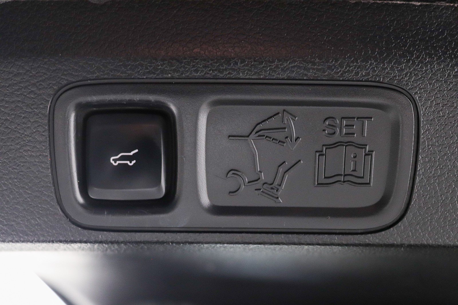 Used 2018 Lincoln Navigator Select w/ Technology Package RWD image 34