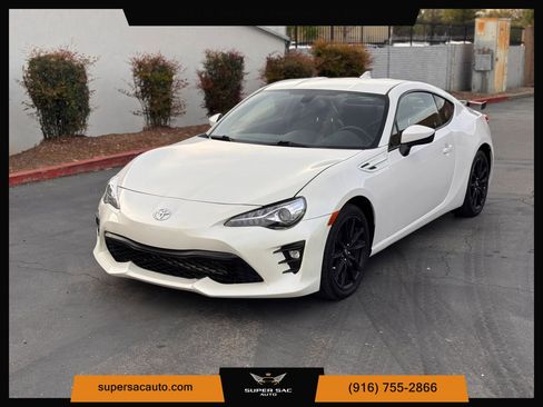 Used 2018 Toyota 86 image 1