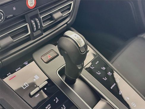 Certified 2026 Porsche Macan Turbo AWD/4WD image 34