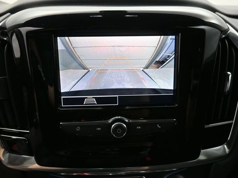 Used 2021 Chevrolet Traverse LS FWD image 4