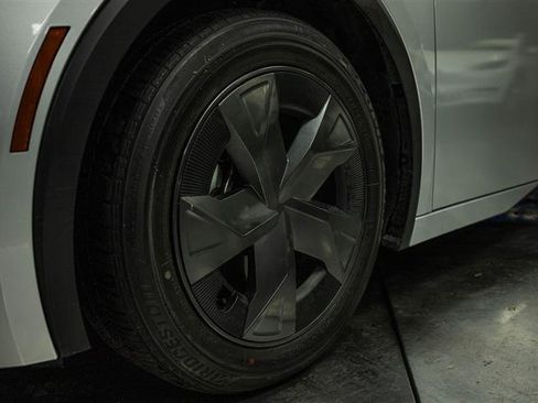 Used 2024 Toyota Prius LE image 3