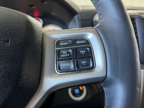 Used 2018 RAM 1500 Laramie w/ Convenience Group AWD/4WD image 20
