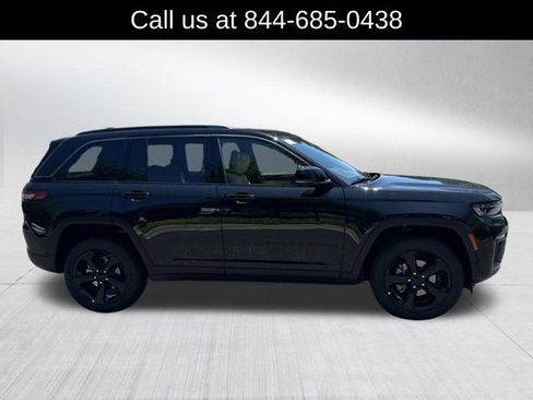 New 2026 Jeep Grand Cherokee Limited AWD/4WD image 4