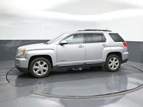 Used 2017 GMC Terrain SLE w/ Convenience Package image 2