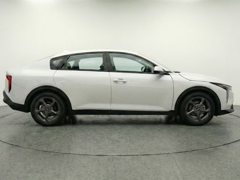 Used 2025 Kia K4 FWD image 11