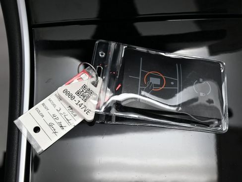 Used 2020 Tesla Model 3 Standard Range Plus image 32