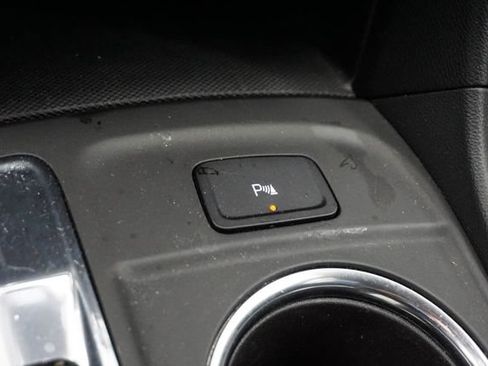 Used 2023 Chevrolet Equinox LT image 23