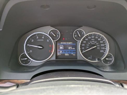 Used 2017 Toyota Tundra Limited w/ Limited Premium Package AWD/4WD image 11