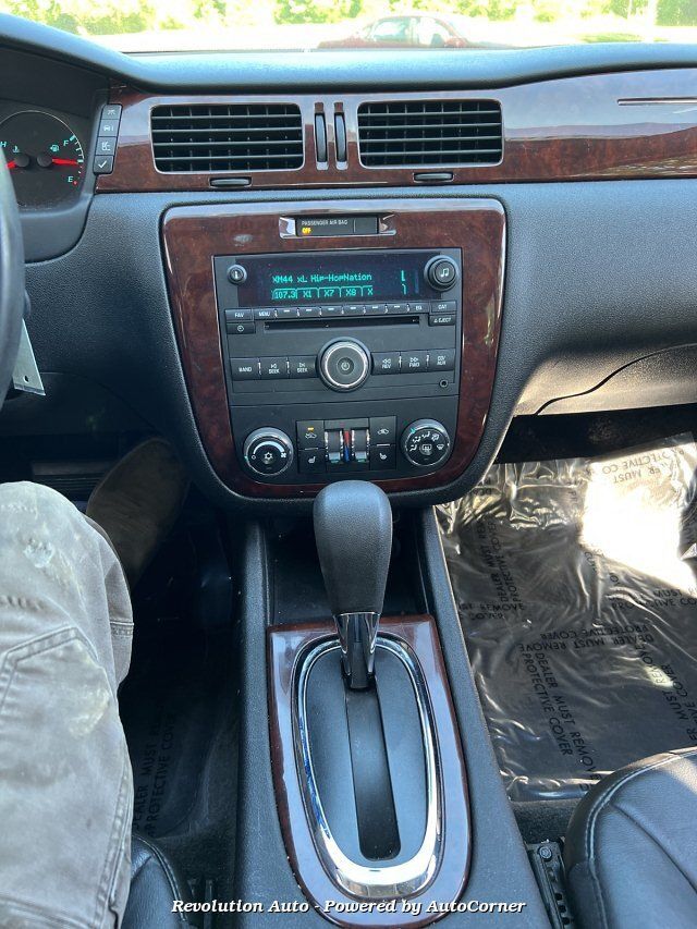 Used 2010 Chevrolet Impala LTZ FWD image 11