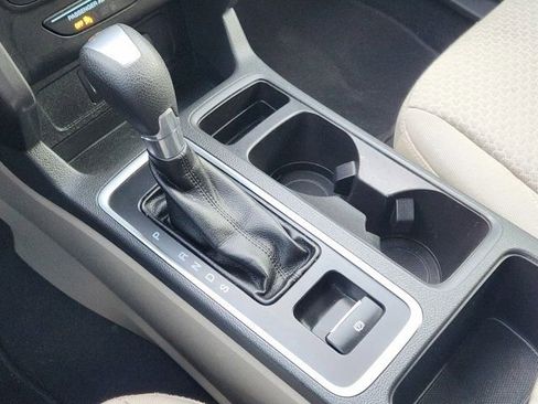 Used 2017 Ford Escape SE image 23