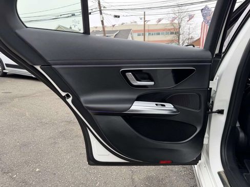 Used 2025 Mercedes-Benz E 350 4MATIC Sedan image 21