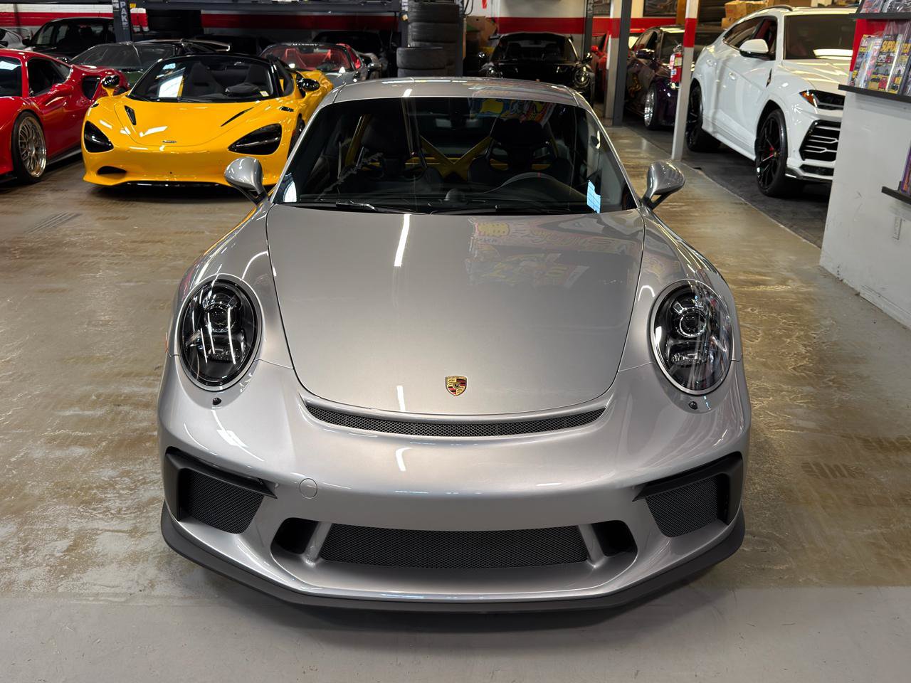 Used 2018 Porsche 911 GT3 RWD image 3