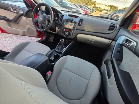 Used 2013 Kia Forte EX w/ Tech Pkg image 17