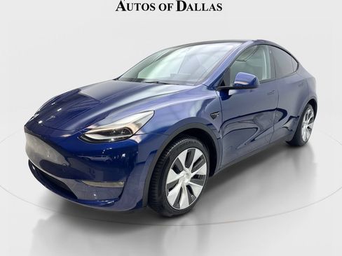 Used 2023 Tesla Model Y Long Range AWD/4WD image 2