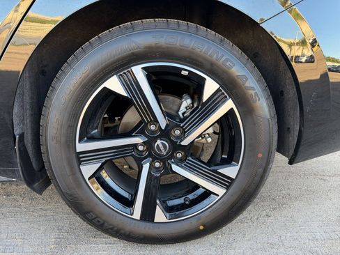 Used 2025 Nissan Sentra SV image 28