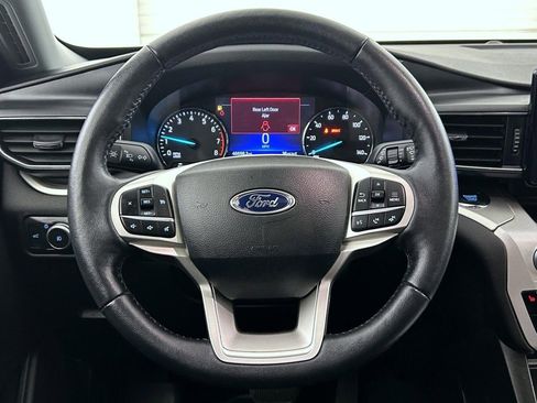 Used 2022 Ford Explorer XLT w/ Equipment Group 202A image 11