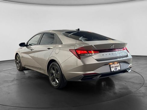 Used 2023 Hyundai Elantra SEL FWD image 6