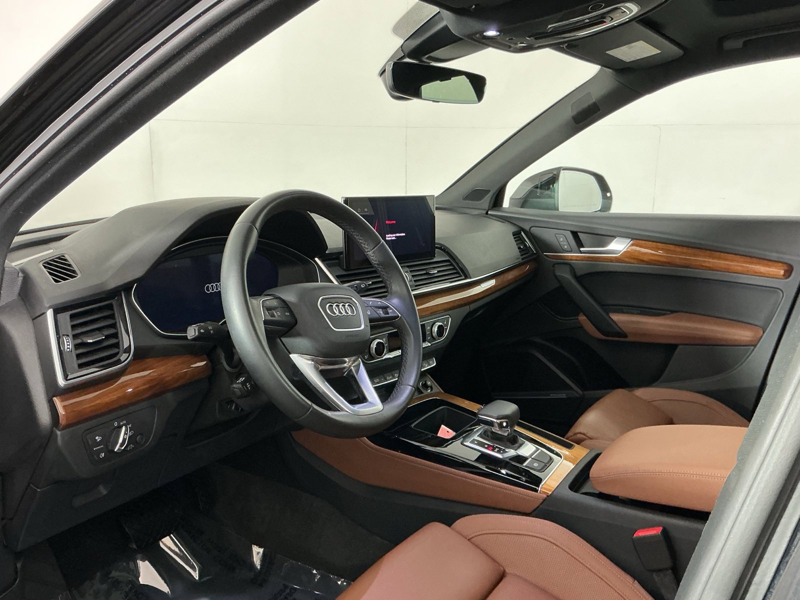 Used 2023 Audi Q5 2.0T Premium Plus w/ Premium Plus Package AWD/4WD image 10