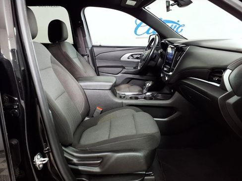 Used 2022 Chevrolet Traverse LT image 12