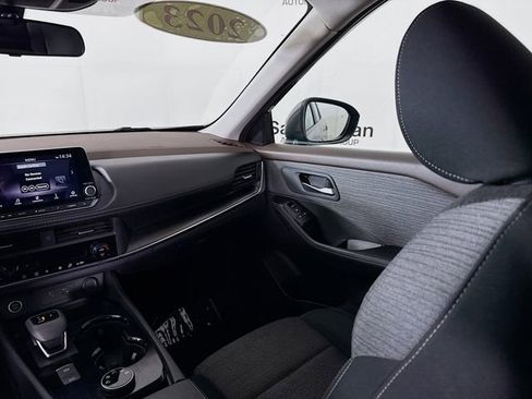 Used 2023 Nissan Rogue SV image 24