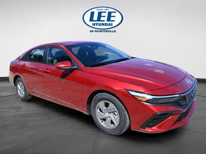 New 2025 Hyundai Elantra SE
