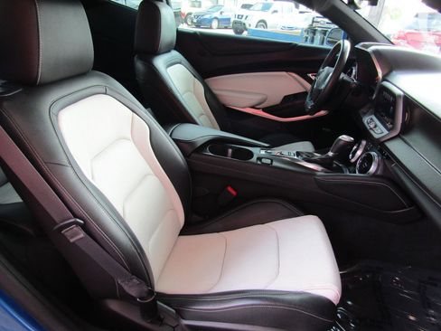 Used 2016 Chevrolet Camaro LT image 10