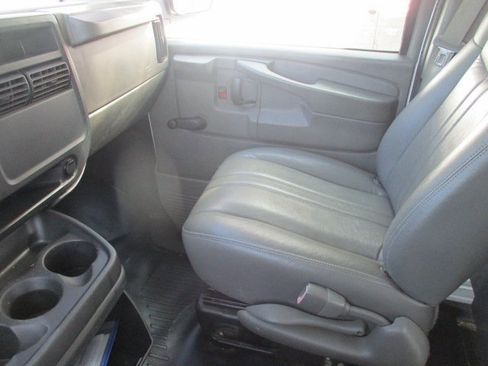 Used 2006 Chevrolet Express 1500 image 16