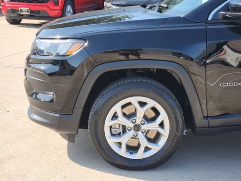 Used 2025 Jeep Compass Sport w/ Mopar Graphics Package AWD/4WD image 15